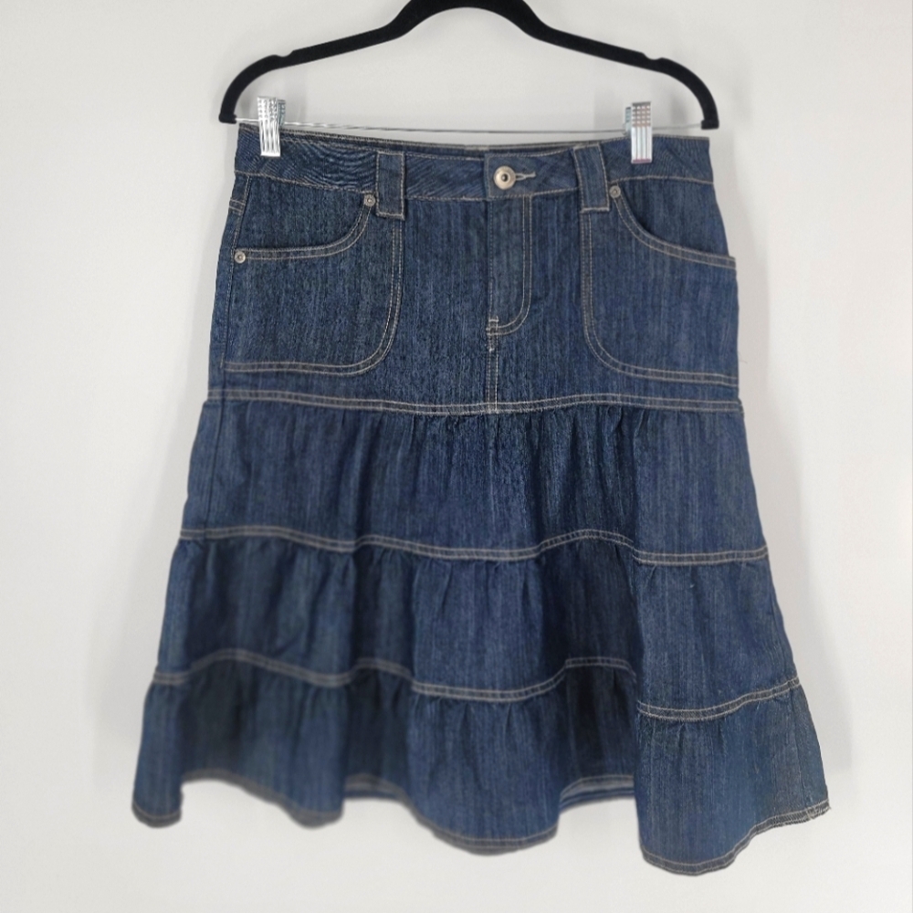 Baccini Women Denim Jean Skirt Size 8 Blue Ruffle Pockets Zip Front‎ Knee Length